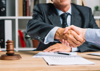 The Role of a Family Lawyer as a Mediator: Protecting Your Interests During Divorce