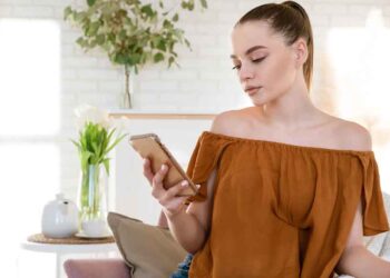 Online Sharing Matters During Divorce